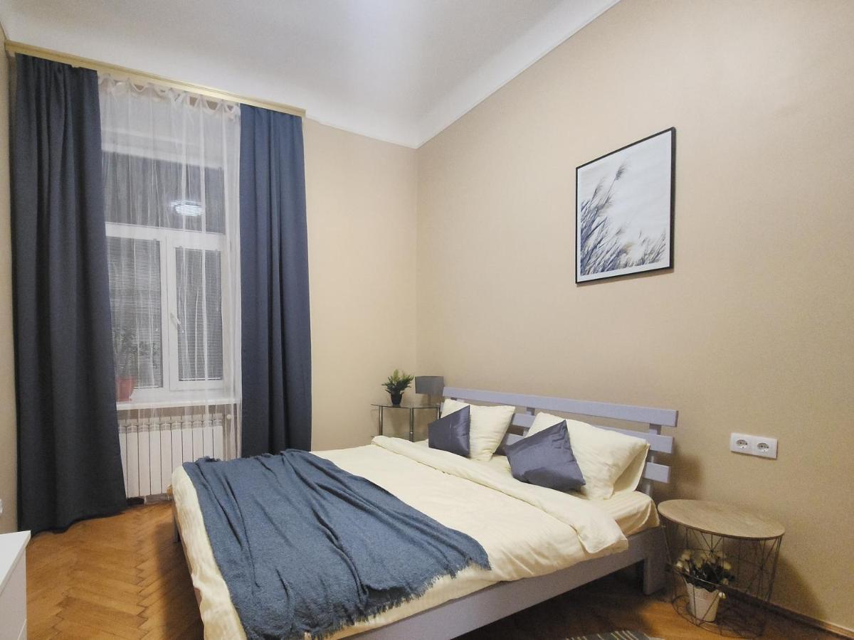 В Центрі М.Чернівці 2 Кімнатна Затишна Квартира. Exterior foto